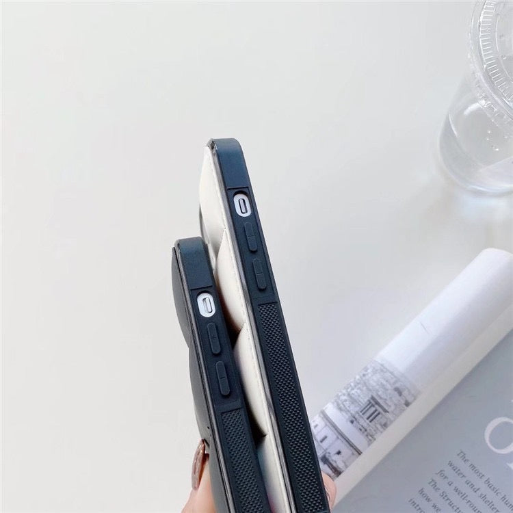 ダウン風iPhoneケース