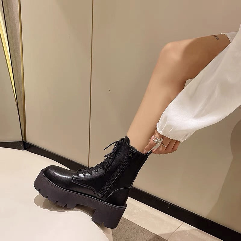 厚底編み上げブーツ