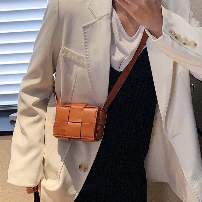 ラインデザインミニショルダーバッグ