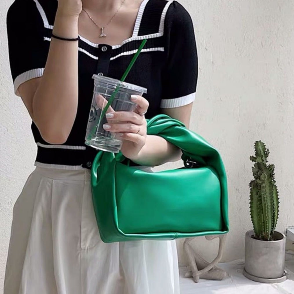 ツイストハンドスクエアバッグ