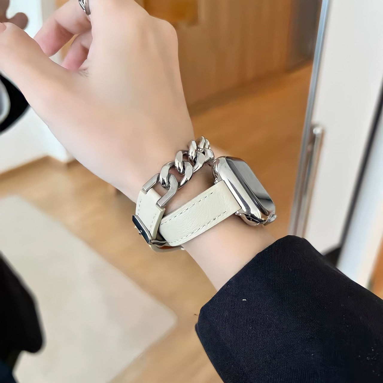 AppleWatchチェーンクロスベルトケース